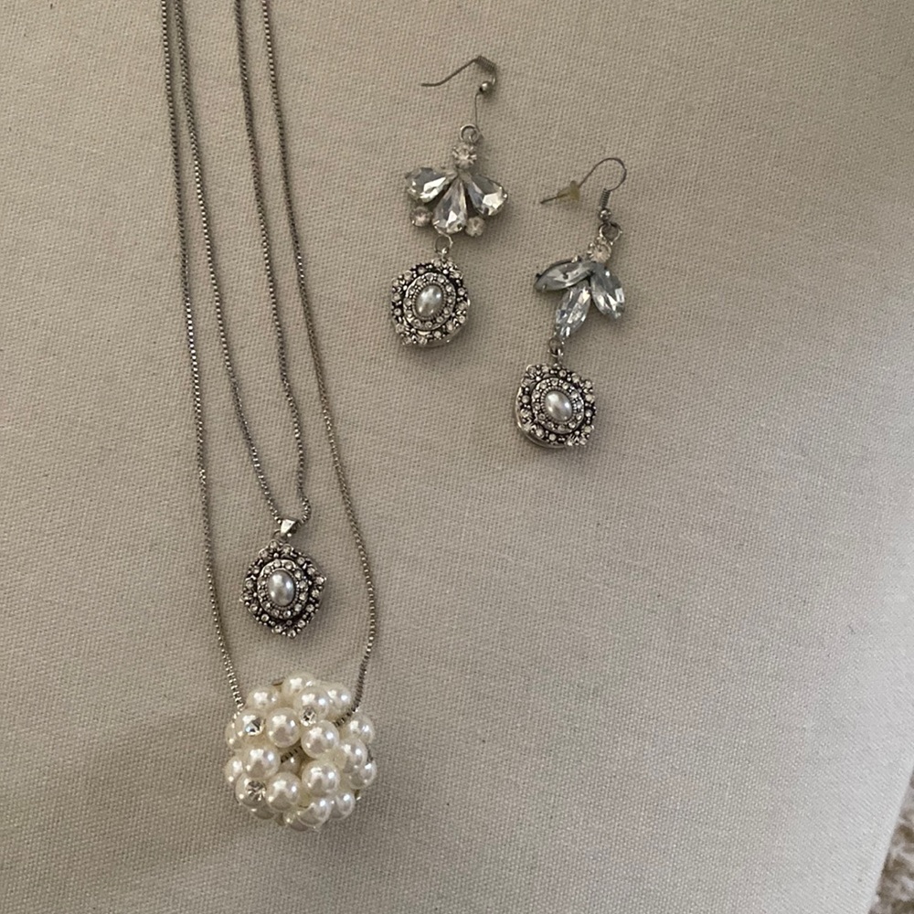 Wowza. Double Chain Necklace with Matching Earrings Pearl and Rhinestone Set